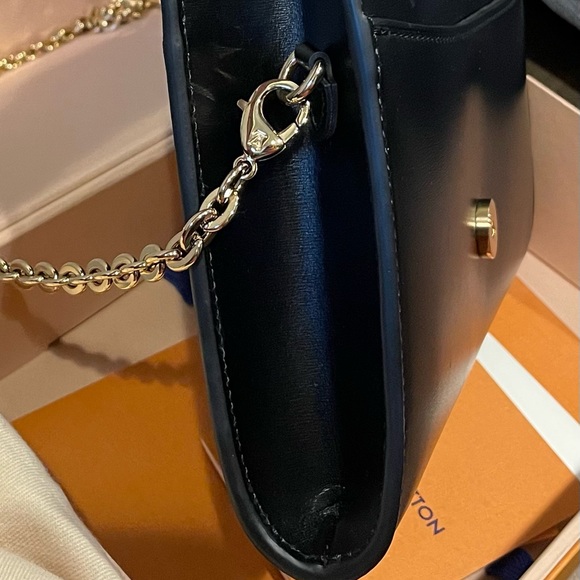 Louis Vuitton Louise Chain GM - Picture 8 of 15